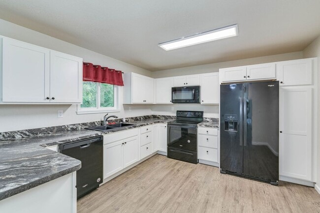 Photo - 5 bed 3 bath Home in Fairbanks