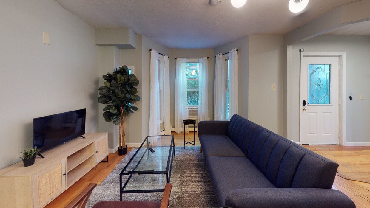 Photo - Private bedroom in 2 bed/1.5 bath Home