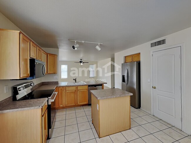 Photo - 2017 N 128th Dr