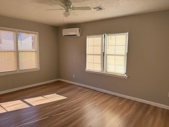 Photo - Super cute, fully updated 2 bed / 1 bath with a 1-car garage. Great location close to Fort Sill.