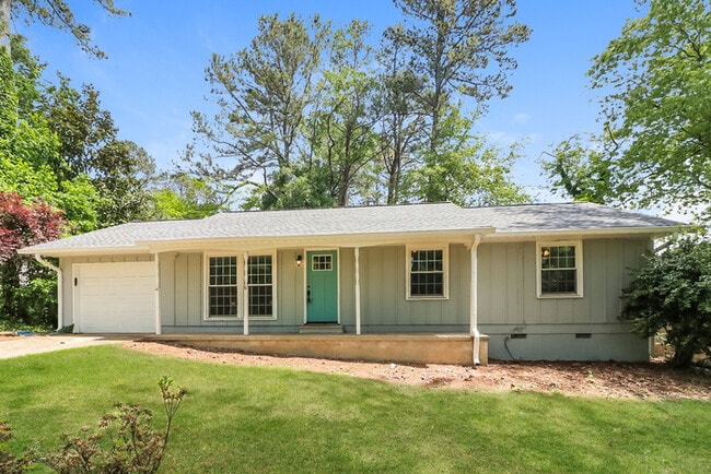 Building Photo - 3293 Chisholm Trail SW