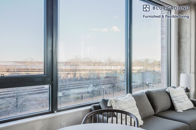 Photo - 3030 Potomac Ave Unidad FL3-ID1028