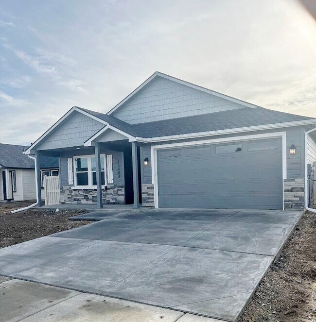 Brand New Build! - 11403 Alice Springs St House