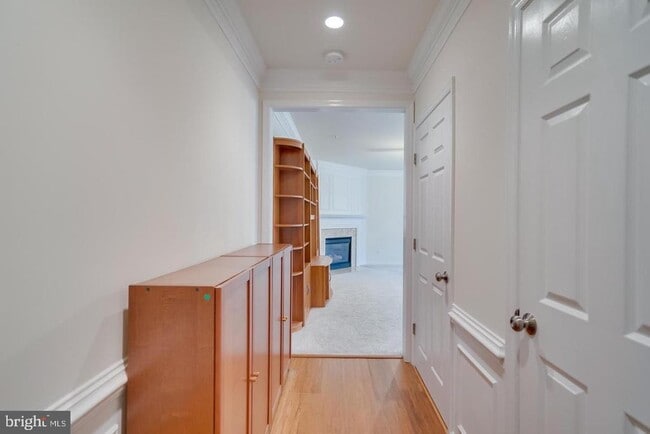 Photo - 7046 Falls Reach Dr Unidad 304