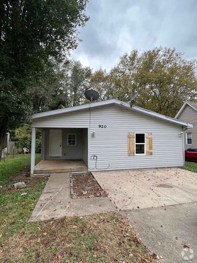 Building Photo - Completley Remodeled 4 Bedroom home availa...