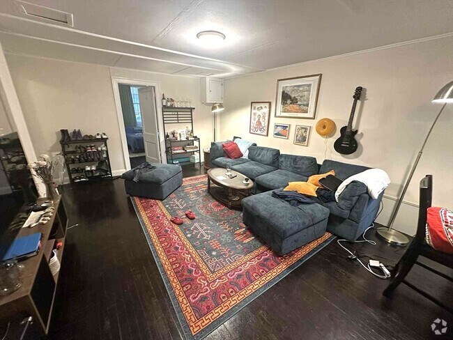 Building Photo - 10 Otis Pl Unit 1 Rental