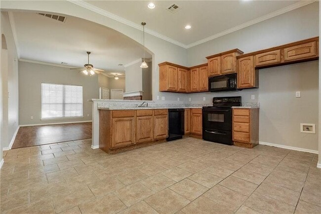 Photo - 1004 Mollie Rausch Ln