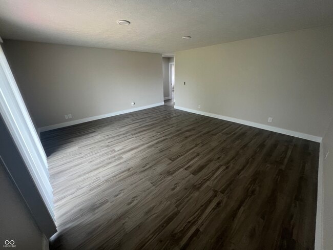 939 W McKay Rd