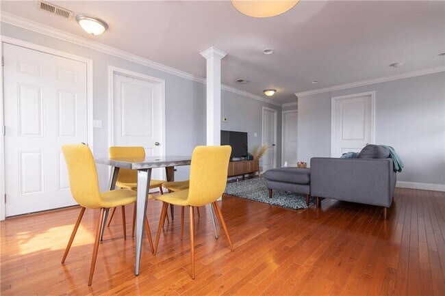 Photo - 255 Waterman St Unit 4