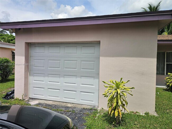 Photo - 3349 NW 32nd St