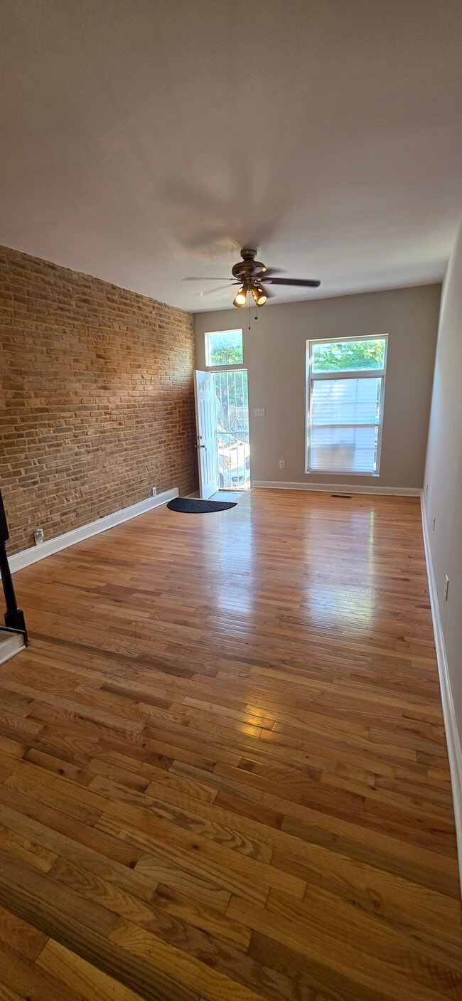 Photo - 2415 Jefferson St