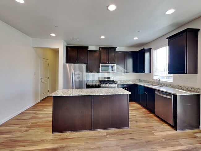 Photo - 2753 Justice Pl