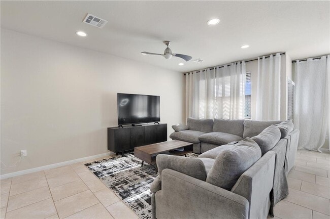 Photo - 417 Epiphany Ln