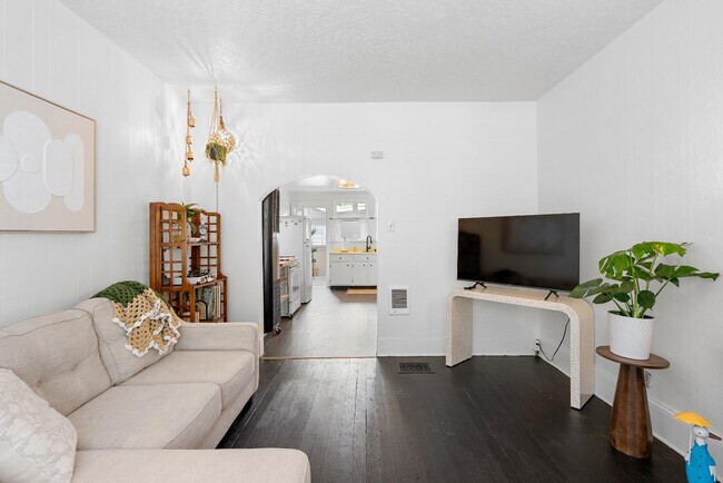 Photo - 832 SE 29th Ave