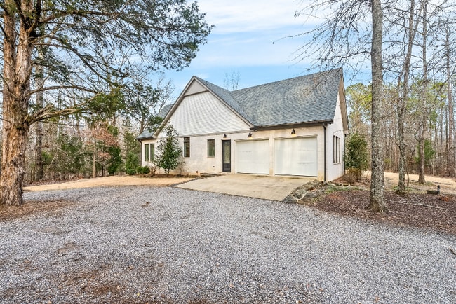 Photo - 323 Lee Rd 88