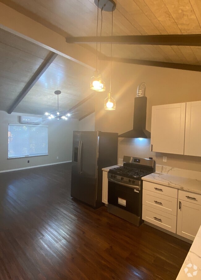 Building Photo - 221 S Valley St Unit B Rental