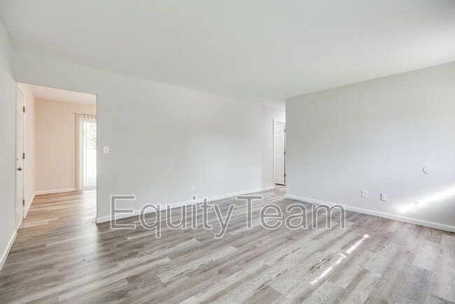 Photo - 9609 Helmsley Way
