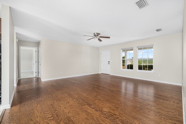 Photo - 137 May Apple Rd