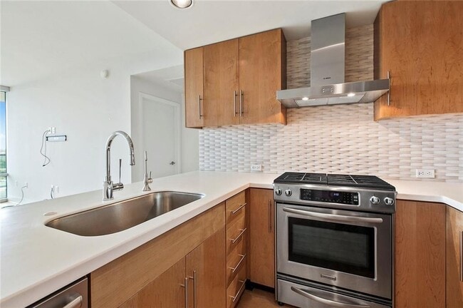 Building Photo - 300 Bowie St Unit 3106 Rental