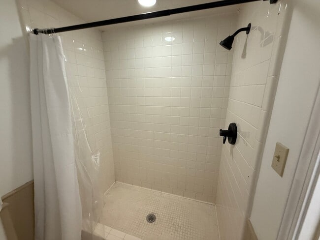 Photo - Luxury 4 Bed Home with Bonus Rooms and Pool