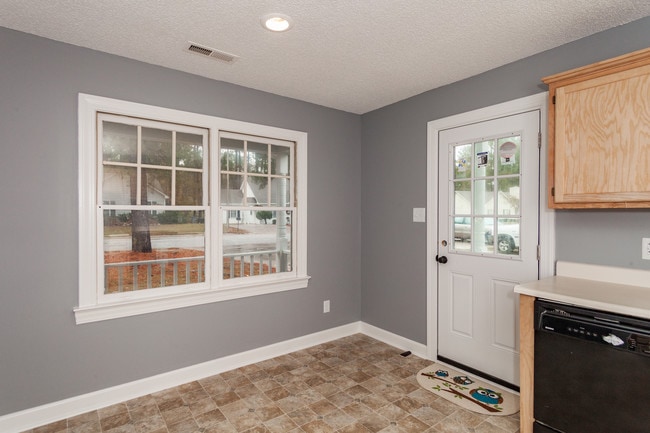 Photo - 2113 Tanglewood Rd