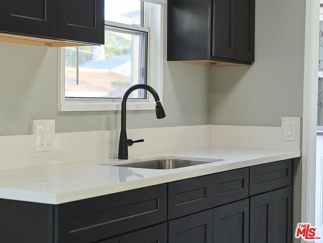 Photo - 582 Venice Blvd. Unidad 2