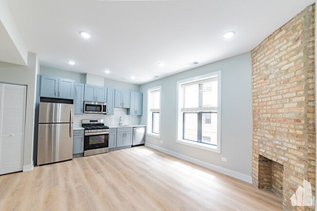 Building Photo - 441 W Belden Ave Unit 04