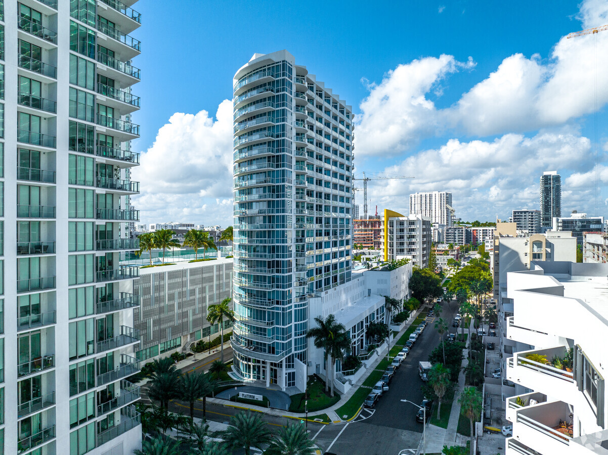 480 NE 30th St Miami, FL 33137 - The Platinum Apartments