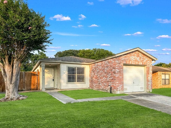 Cozy 2 Bedroom 2 Bath 1 Story Home - Cozy 2 Bedroom 2 Bath 1 Story Home