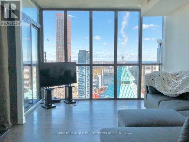 Photo - 110 Charles St E Unit 3201