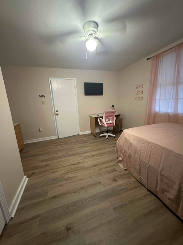 Photo - 788 Parsons St SW