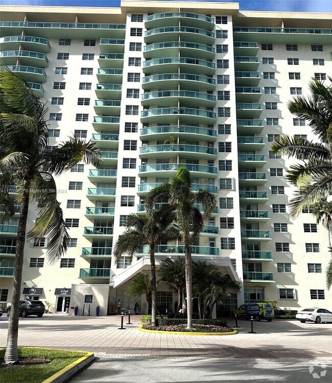 Building Photo - 19390 Collins Ave Unit 1126 Rental