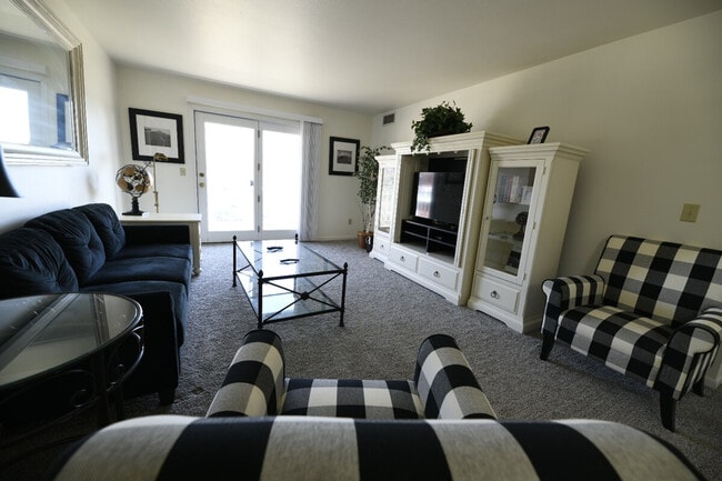 Photo - 1335 Summit Ave Unit ID1257507P