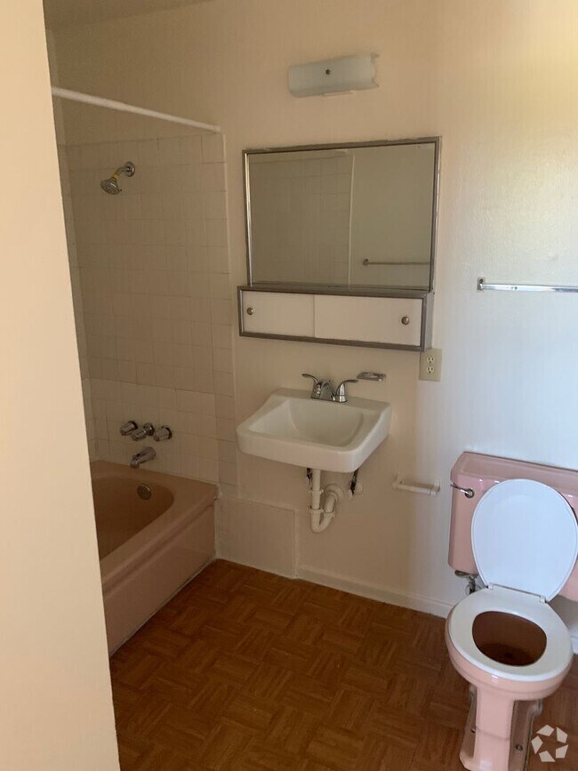 Building Photo - 1 Bedroom 1 Bath In Central Las Vegas Rental