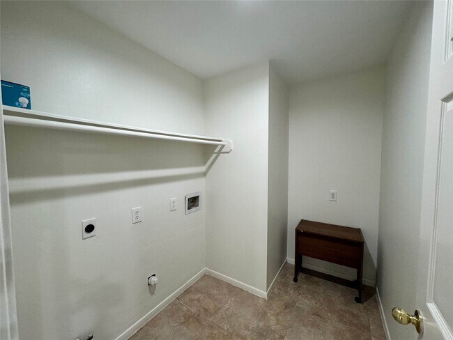 Photo - 1718 Berkoff Dr
