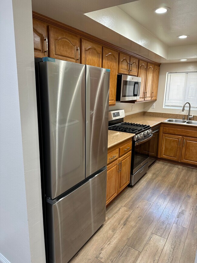 Photo - 1236 N Columbus Ave Unidad 24 Rental