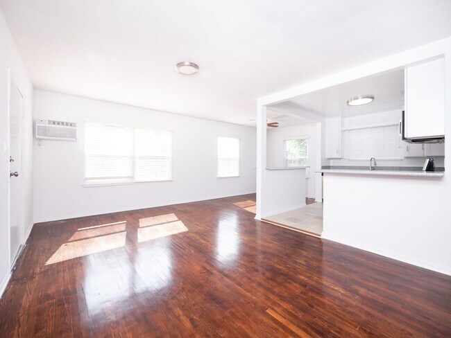 Photo - 11355 Tiara St