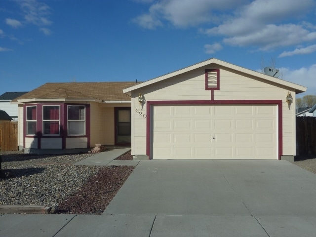 Photo - 620 Willow Dr House
