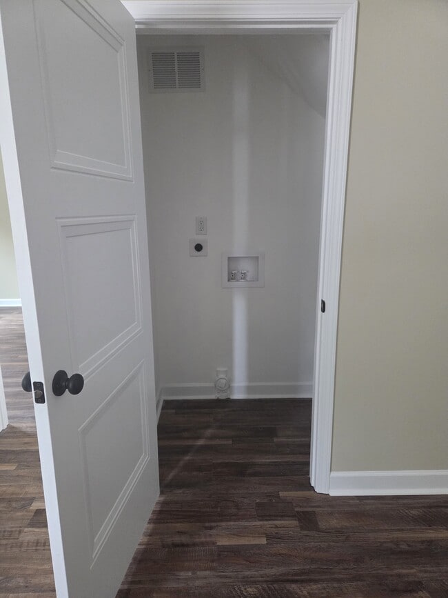 Photo - 210 W Washington Exd