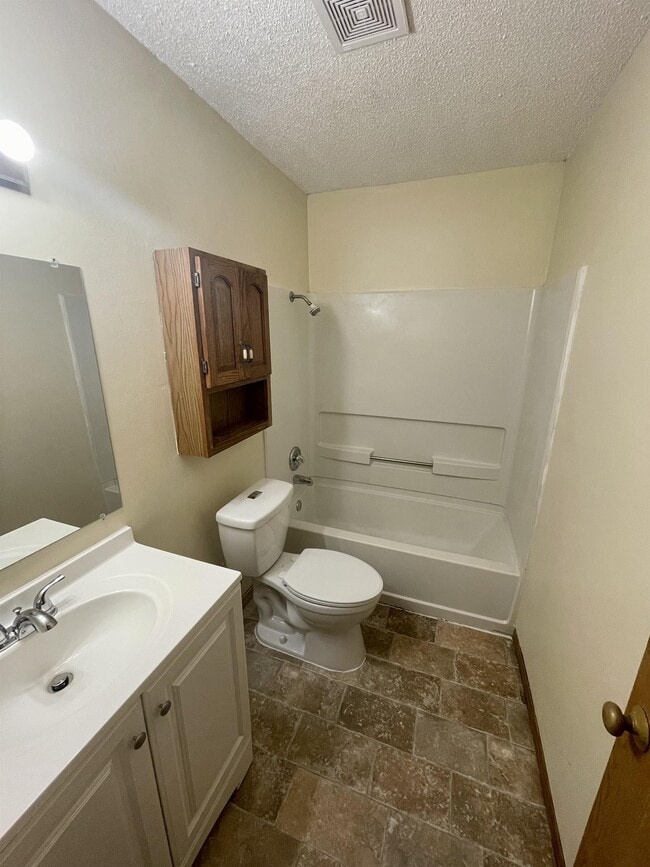 817 Maple Ln