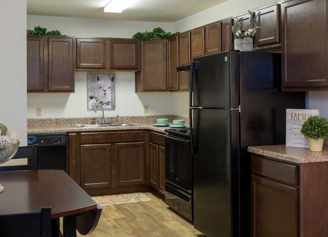 Photo - 2 Oaks Apartments - Income Restrictions