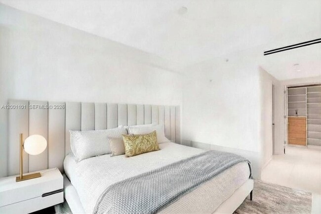 Photo - 9901 W Bay Harbor Dr Unit 401