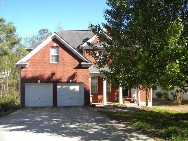 Photo - Home For The Holidays!! Huge 4 Bedroom/3 Bath Home Available In Perfect Lithonia Location!!!