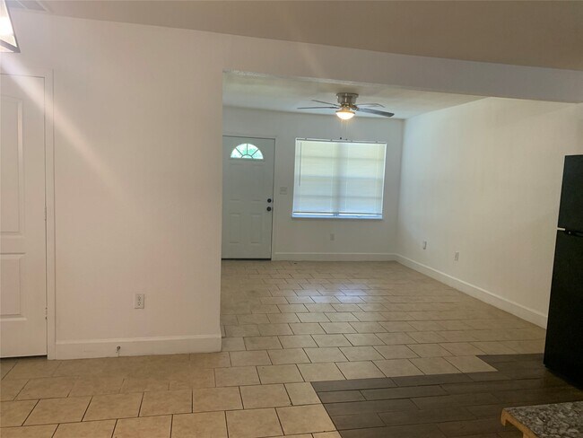 Photo - 10430 Wicklowe St