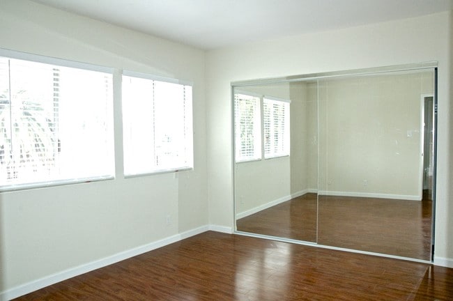 Living Room - Maplewood Court