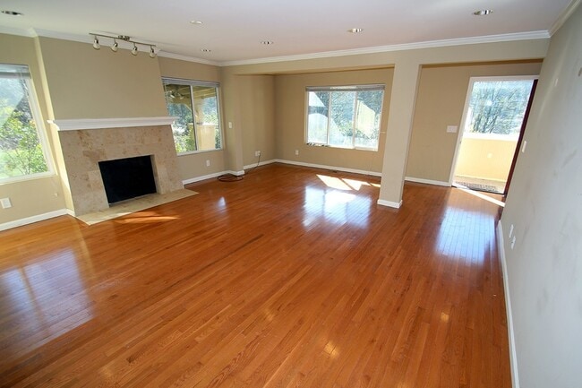 Photo - CHARMING 3 BED, 2 BATH SF HOME FOR RENT IN BOTHELL