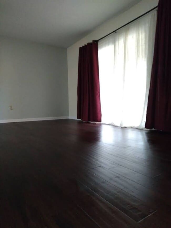 Photo - Williams Riverhill Unit H-2