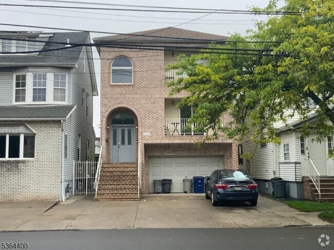 Building Photo - 1053 North Ave Rental