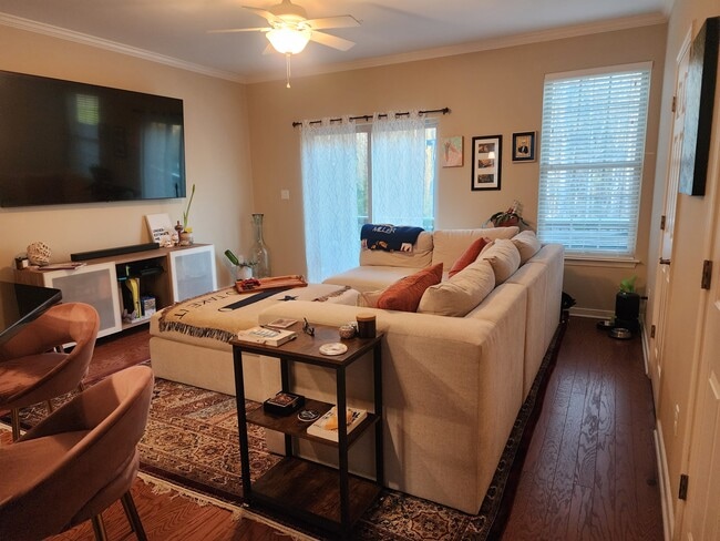 2nd floor - 180 Hemisphere Cir Townhome