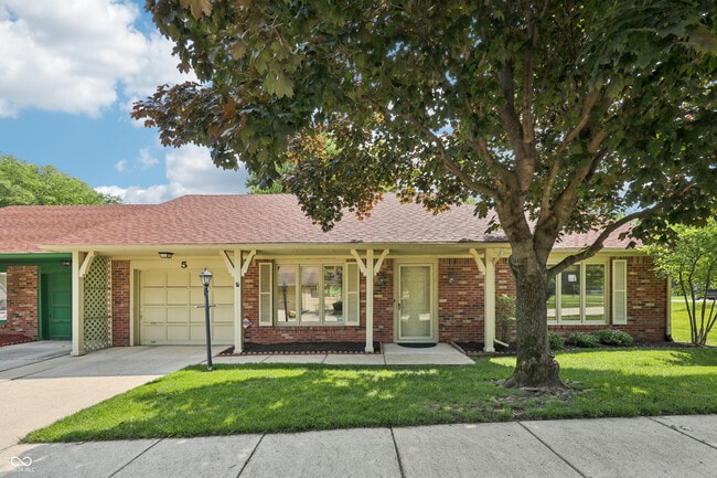 Photo - 5 Woodacre Dr House